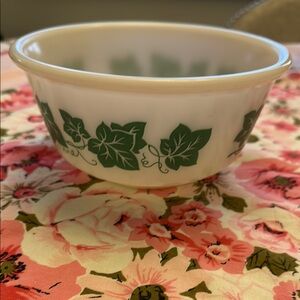 Hazel Atlas Green Ivy Mixing Bowl